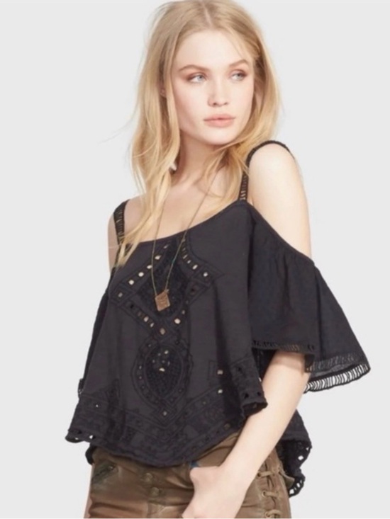 Free People Tops - **Free People Dahlia Bandana Cold Shoulder Top — Small — Black 🖤**